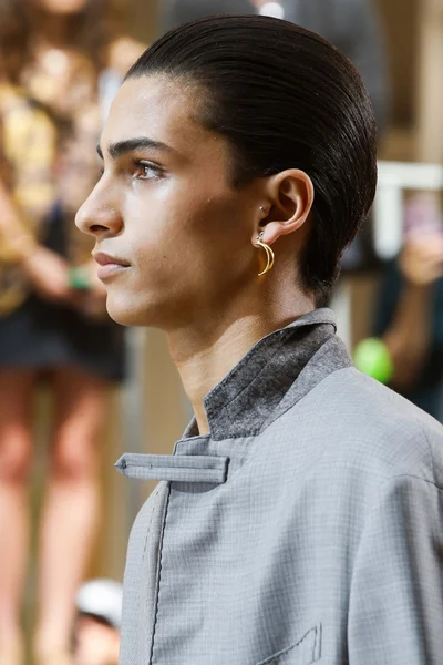 Look 64
